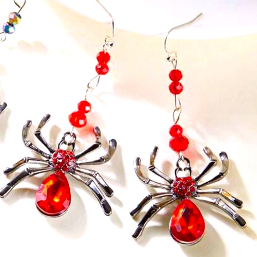 🕷️🕸️🕷️ SCARY❗️ SPIDER EARRINGS ~ RED CRYSTAL RHINESTONES ON GUNMETAL❗️🕷️🕸️🕷️